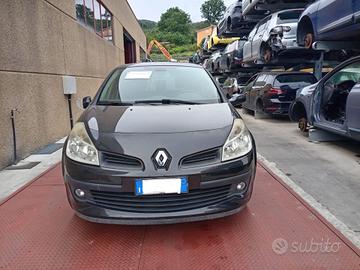 RICAMBI USATI AUTO RENAULT Clio Serie D4F 784 Benz