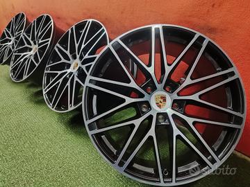 Cerchi Porsche Cayenne Coupé RS Spyder 10-11.5 R22