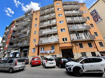 3 LOCALI A NAPOLI