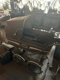 Antico Passeggino/Carrozzina per bambini