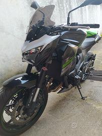 Kawasaki Z800 permuto tmax auto moto Rolex box 