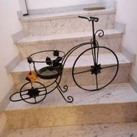 Porta vaso in metallo