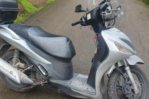 Suzuki Sixteen 150