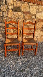Coppia di sedie in legno massello