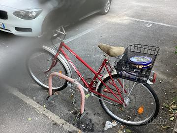 Bibicletta con ruote da 26” adatta a donna o uomo