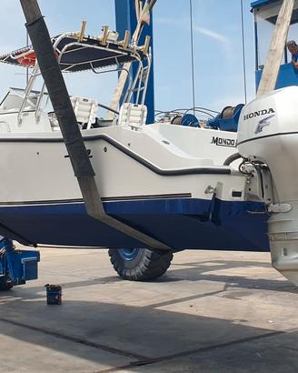 Mako 253 WA + 2x150hp Honda (2005)