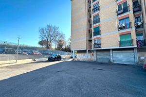 Magliana - locale commerciale