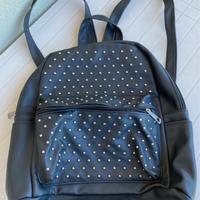 Zainetto con piccole borchie