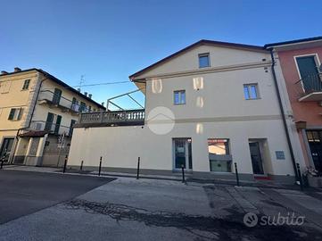 2 LOCALI A SAVIGLIANO