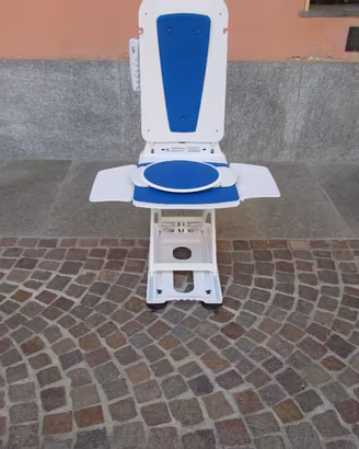 Sollevatore elettrico per vasca