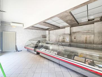 NEGOZIO A VOLTA MANTOVANA