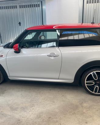Mini John Cooper Works 2.0 231 cv