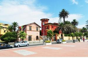 Attività / Licenza di 300 m² con più di 5 locali a