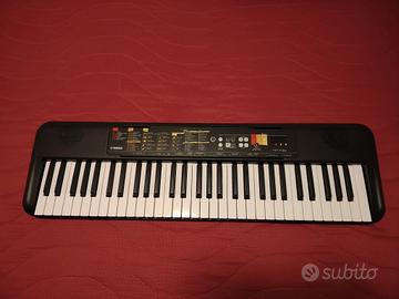 Pianola Yamaha PSR-F52