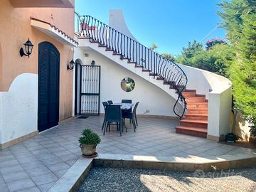 Villa con terrazzo vista mare | Fontane Bianche