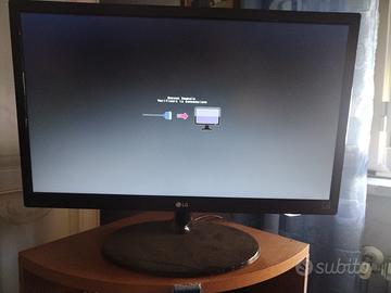 Monitor LG full HD 22 pollici
