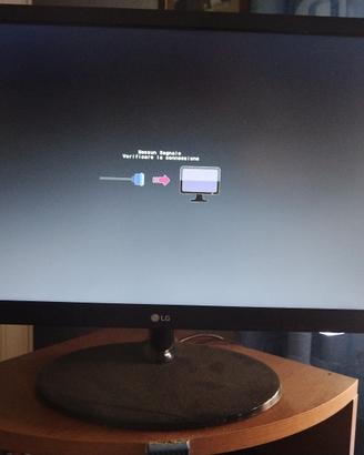 Monitor LG full HD 22 pollici