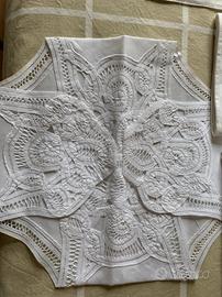 Centrino porta pane ricamo fiorentino