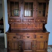 Credenza con vetrinetta