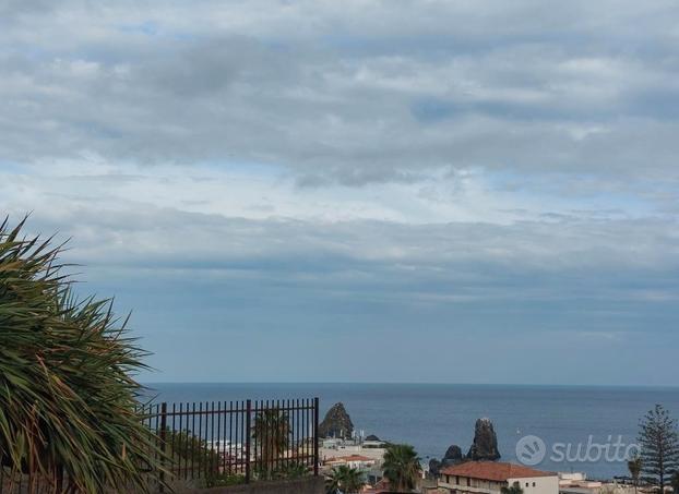 3 vani arredato con terrazzo vista mare aci trezza