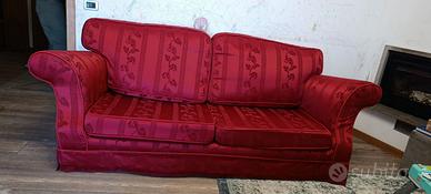 Divano rosso Classico