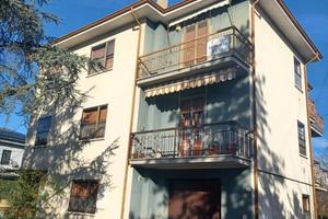 Appartamento di 128 m² con 4 locali e box auto a S