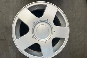 Cerchio in Lega 15" 5 Fori (7Jx15 ET38) - Ford / 