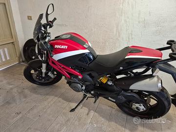Ducati Monster 796