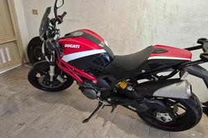 Ducati Monster 796
