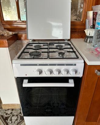 Cucina Bianca a Gas  libera installazione 50 x 50