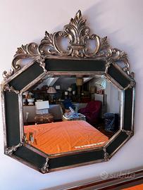 Specchiera in legno laccato verde inglese e arge