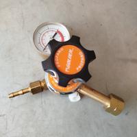 Regolatore di pressione per gas propano 