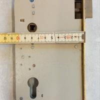 serratura per cilindro europeo  entrata 80mm