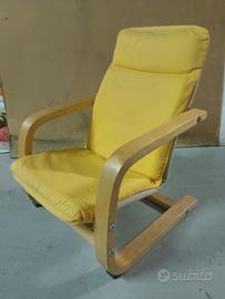 Poltroncina  in legno 