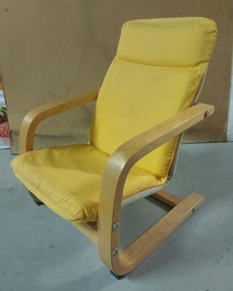 Poltroncina  in legno 