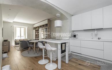 TRILOCALE RISTRUTTURATO DI 109 MQ ADIACENTE PIAZZA