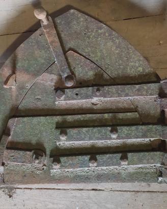 Antica porta per forno a legna