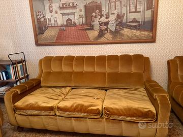 Divano Vintage Anni '70 in Velluto Senape/Oro