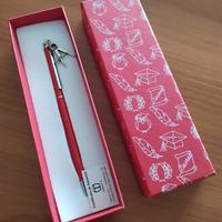 Penna personalizzata con ciondolo laurea