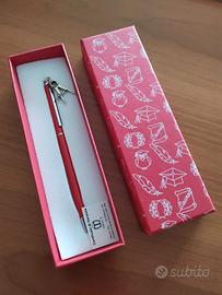 Penna personalizzata con ciondolo laurea