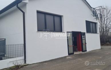 Capannone con Ufficio a Rovigo, investimento in Zo