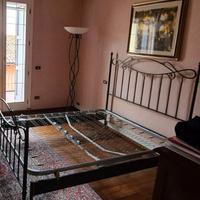  letto in ferro con lampada