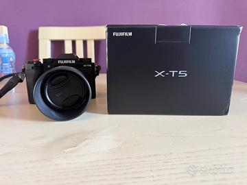 Mirrorless Fujifilm X-t5 solo corpo macchina