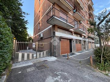 NEGOZIO A CASTELLANZA