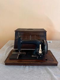 Macchina da cucire d’epoca