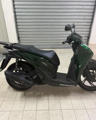 SH 125 VETRO Antifurto + Parabrezza + Bauletto