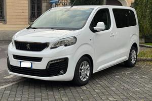 PEUGEOT Traveller BlueHDi 100 Compact Business
