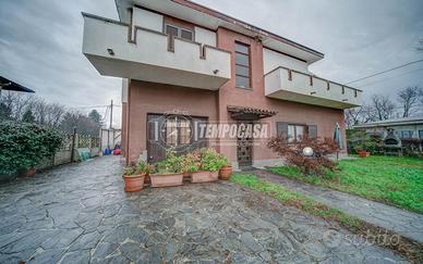 SAMARATE - VILLA BIFAMILIARE CON GIARDINO