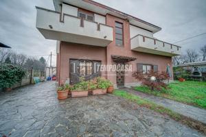 SAMARATE - VILLA BIFAMILIARE CON GIARDINO