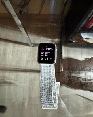 Apple Watch serie 3, 42 mm, grigio siderale